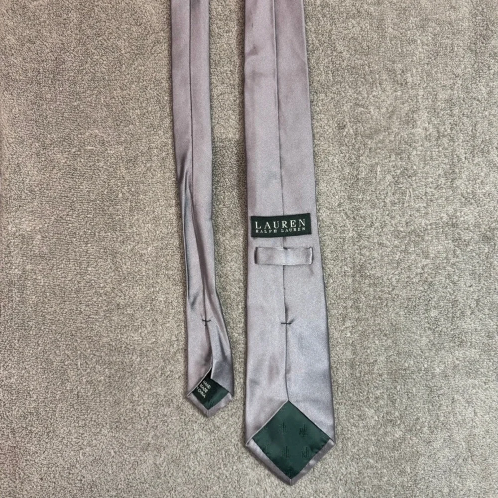 Lauren Ralph Lauren Mens Silk Necktie Solid Silver Grey Satin Hand Made RN41381